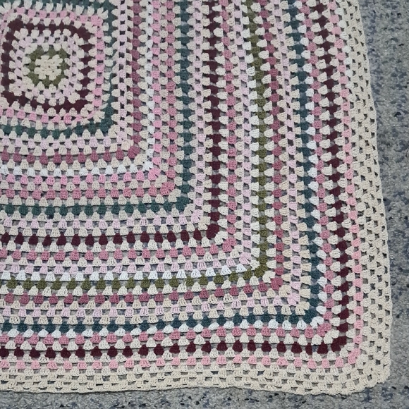 Multicolor Crochet Table Linen - Picture 3 of 5